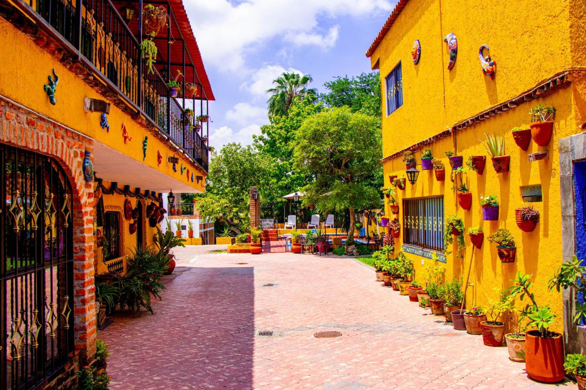 Posada Margaritas Tlaquepaque Bagian luar foto
