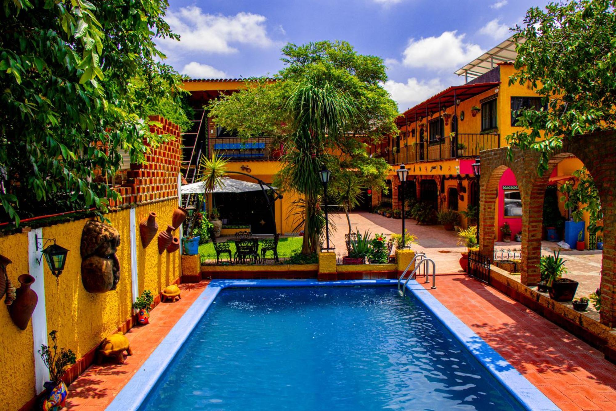 Posada Margaritas Tlaquepaque Bagian luar foto