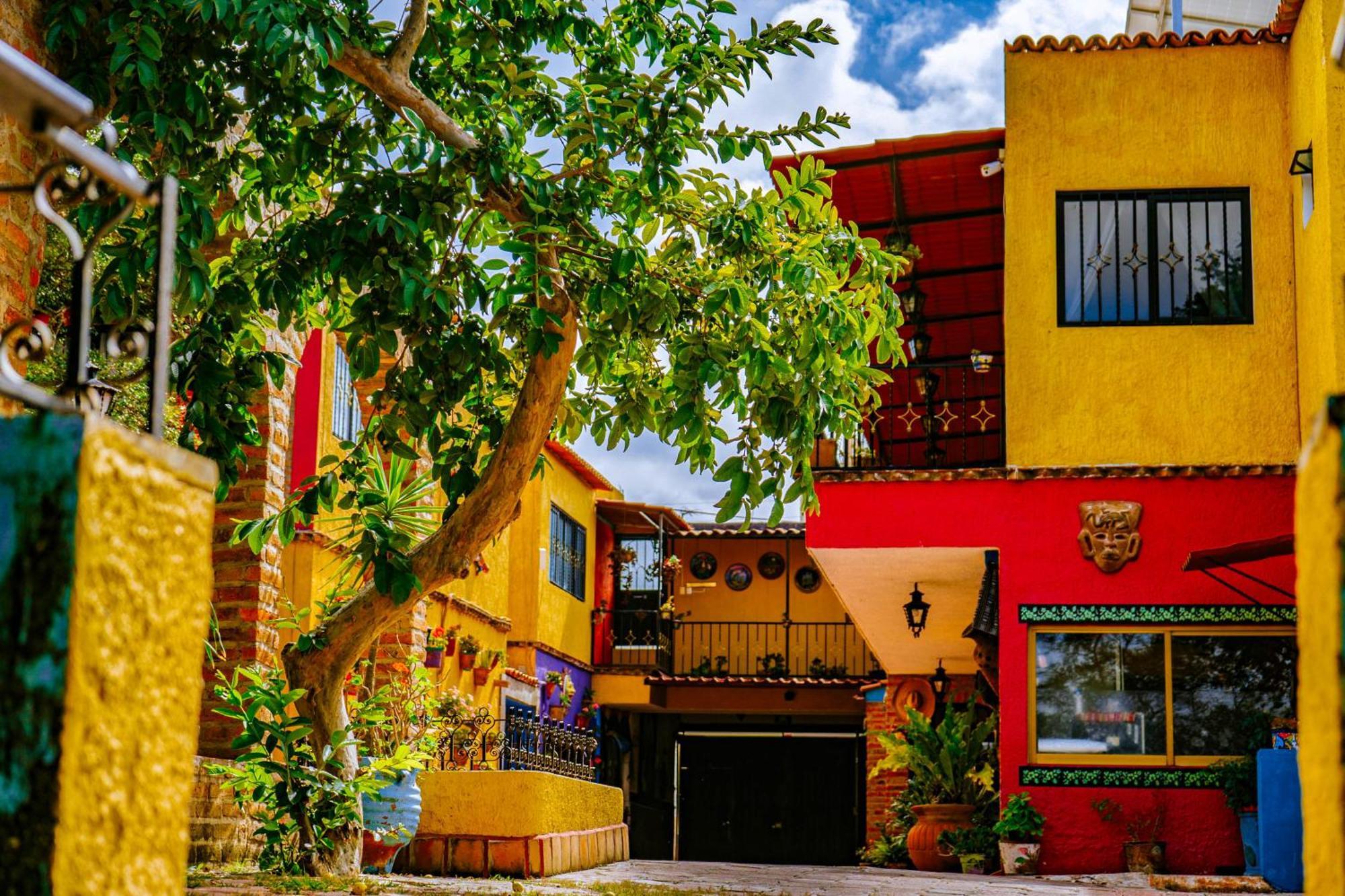 Posada Margaritas Tlaquepaque Bagian luar foto